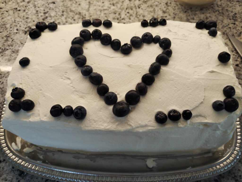 π° Quick Blueberry Cream Cake β Fluffy, Creamy & Easy